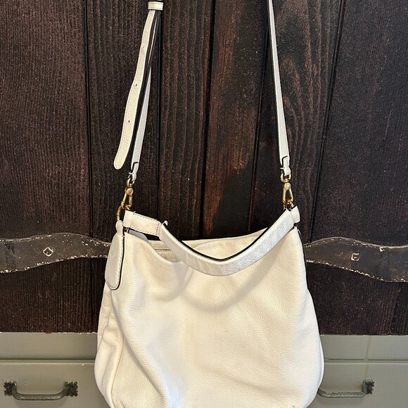 Mark Jacobs white leather hobo bag in good condition. - Picture 4 of 4